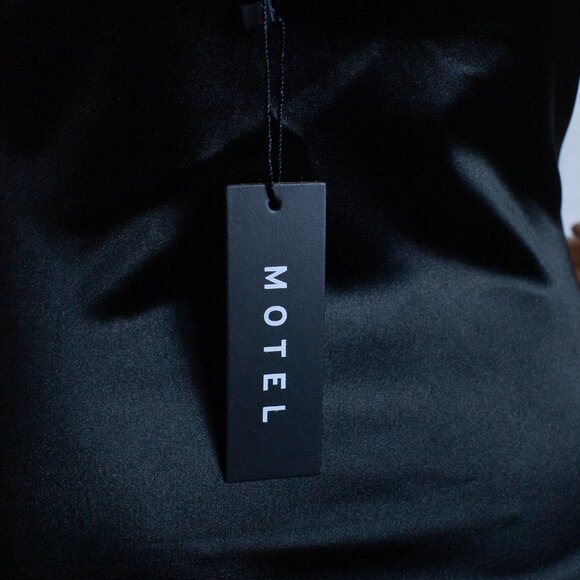 Motel Lesty Black Dress With Lace Trim - Picture 7 of 10